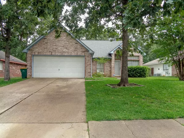 2009 Northampton DR, Conroe, TX 77303