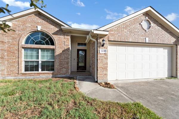 3305 Aberdeen CT, Bay City, TX 77414