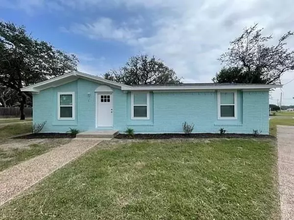 1300 N Live Oak ST #8, Rockport, TX 78382