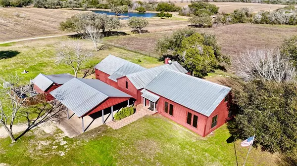 2574 County Road 285, Flatonia, TX 78941