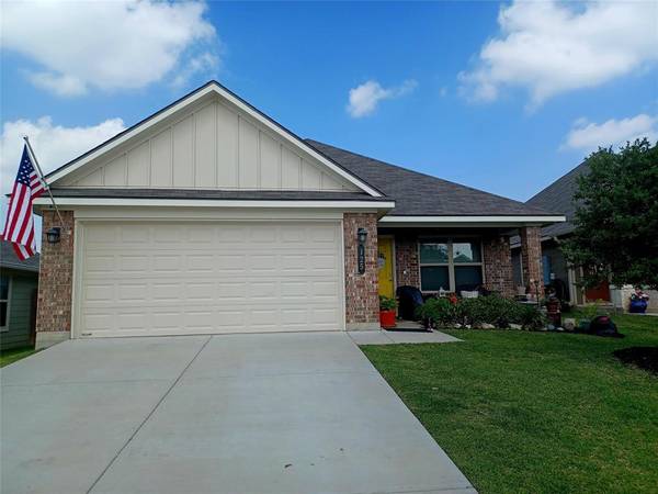 125 Dove CT, Navasota, TX 77868