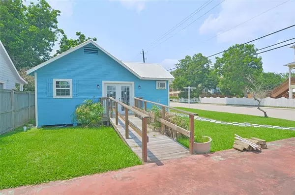 Seabrook, TX 77586,1305 Main ST