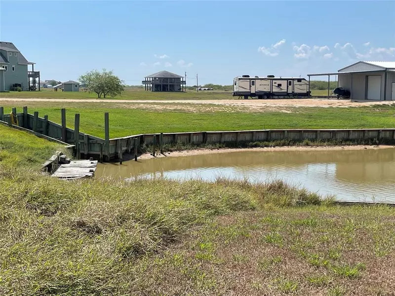 19 Ling Landing, Port Lavaca, TX 77979