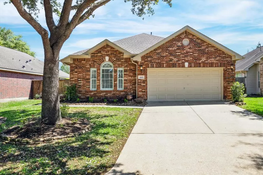 2203 W Marsala DR, Pearland, TX 77581