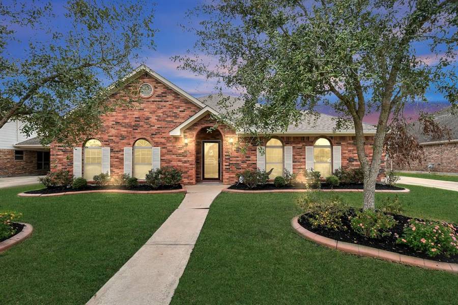 6823 Davy Crockett DR, Manvel, TX 77578