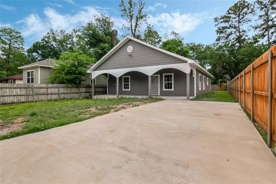 5816 Pate RD, Houston, TX 77016