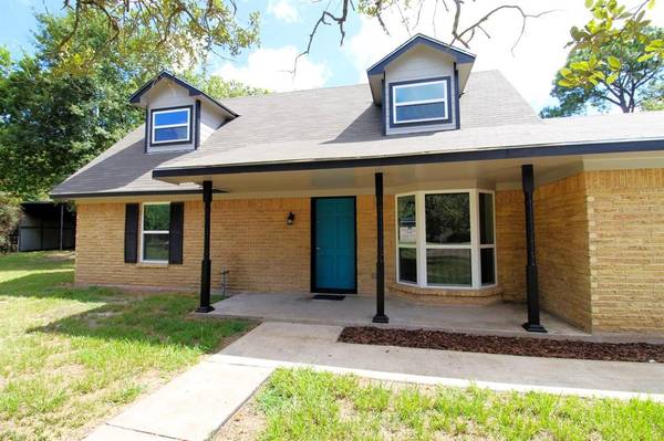 401 Holly ST, Angleton, TX 77515