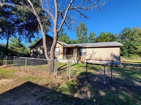 909 W Elder ST, Colmesneil, TX 75938