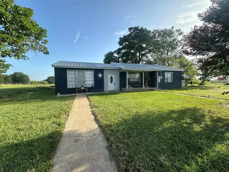 21111 Evans LN, Washington, TX 77880