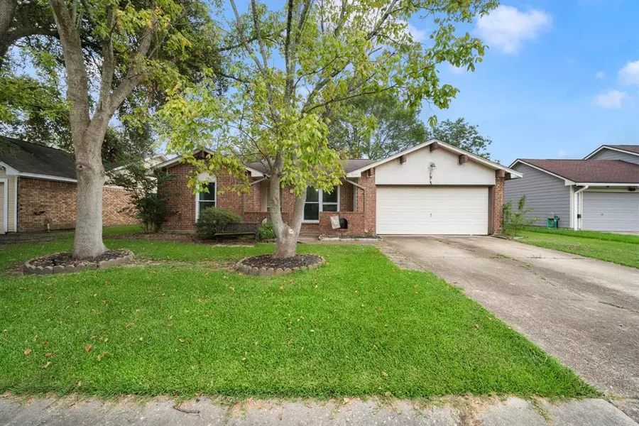 5114 Crestway DR, La Porte, TX 77571