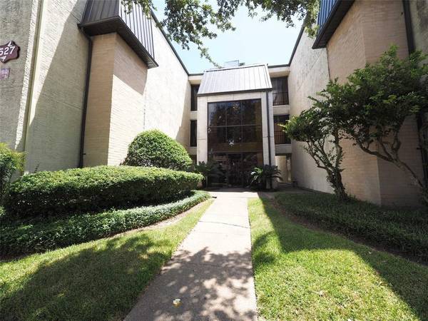 8529 Hearth DR #22, Houston, TX 77054