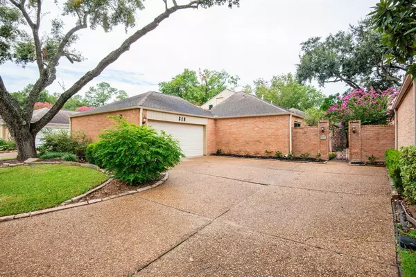 Houston, TX 77079,318 W Fair Harbor LN