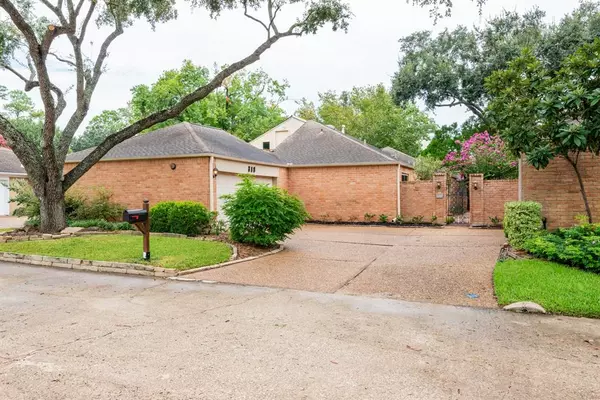 318 W Fair Harbor LN, Houston, TX 77079