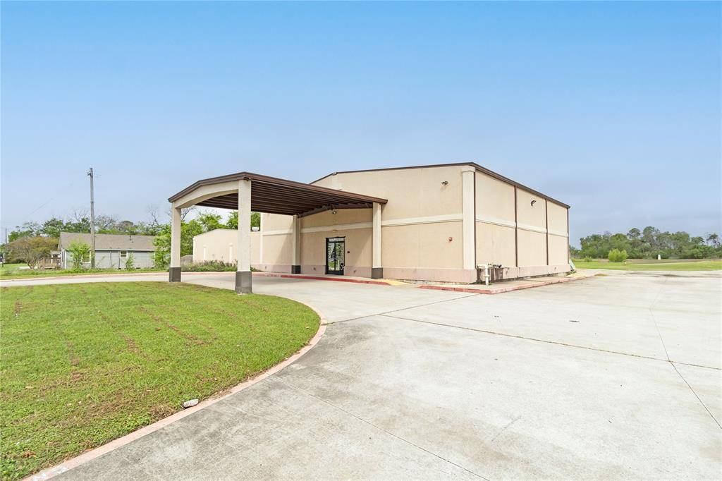 815 Massey Tompkins RD, Baytown, TX 77521