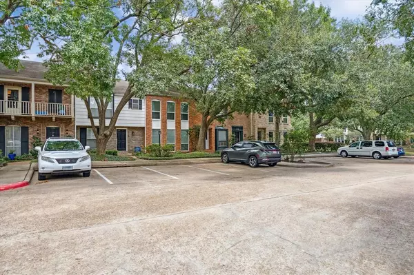 Houston, TX 77057,1116 Fountain View #215