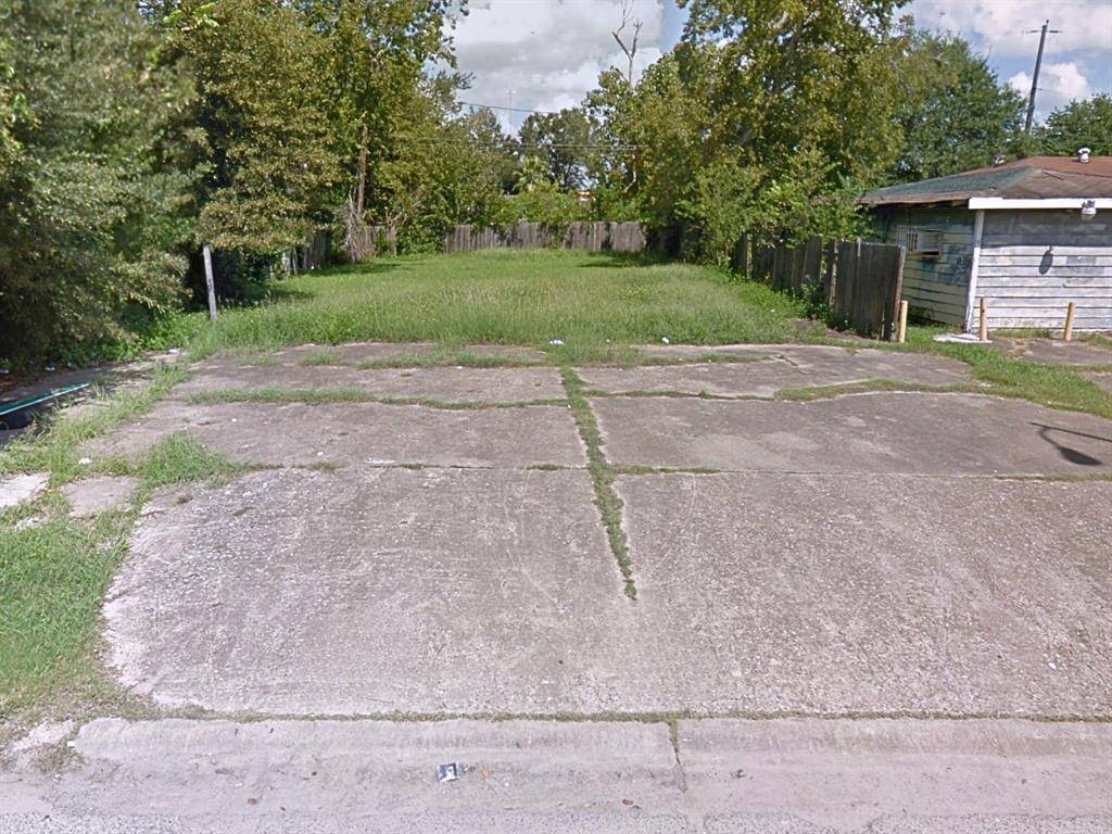 5225 Chennault RD, Houston, TX 77033
