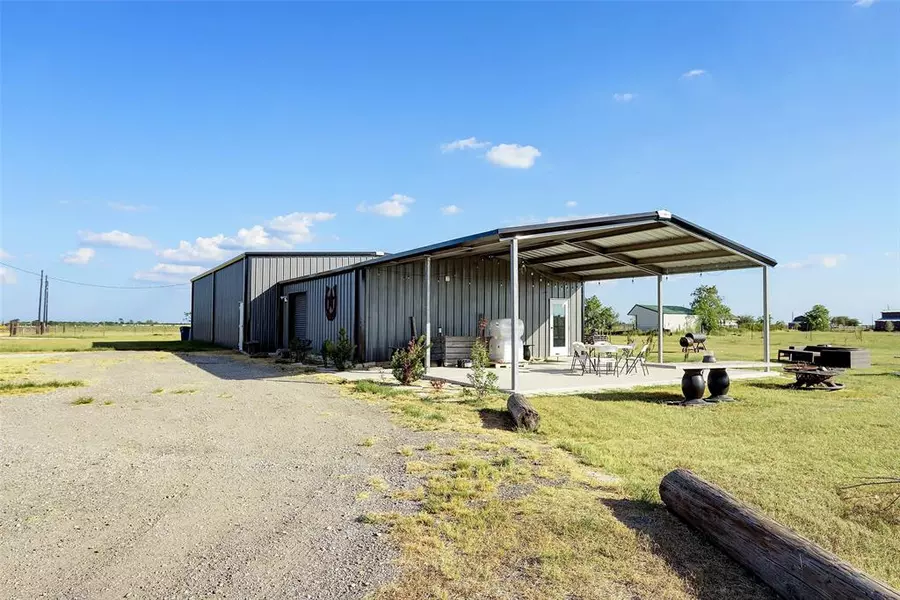 1657 Meier RD S, Sealy, TX 77474