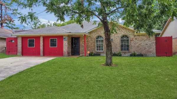 10922 Dunvegan WAY,  Houston,  TX 77013