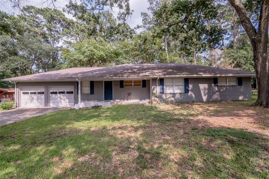 2117 Avenue Q, Huntsville, TX 77340