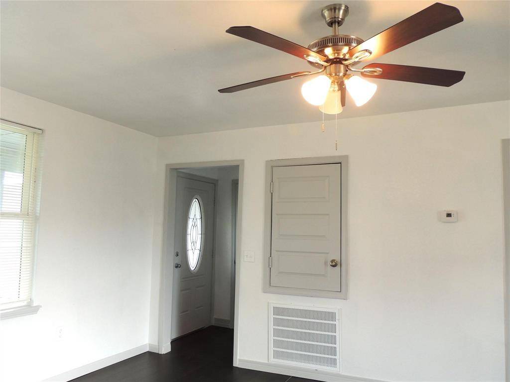 Angleton, TX 77515,1242 Chevy Chase DR