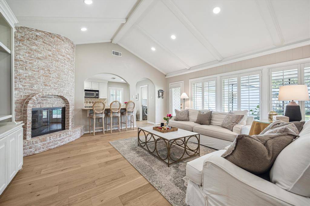 Houston, TX 77042,10042 Wickersham LN