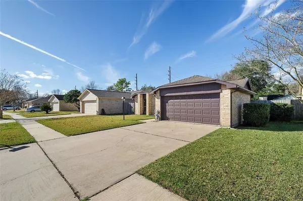 2602 Chimneystone CIR, Sugar Land, TX 77479