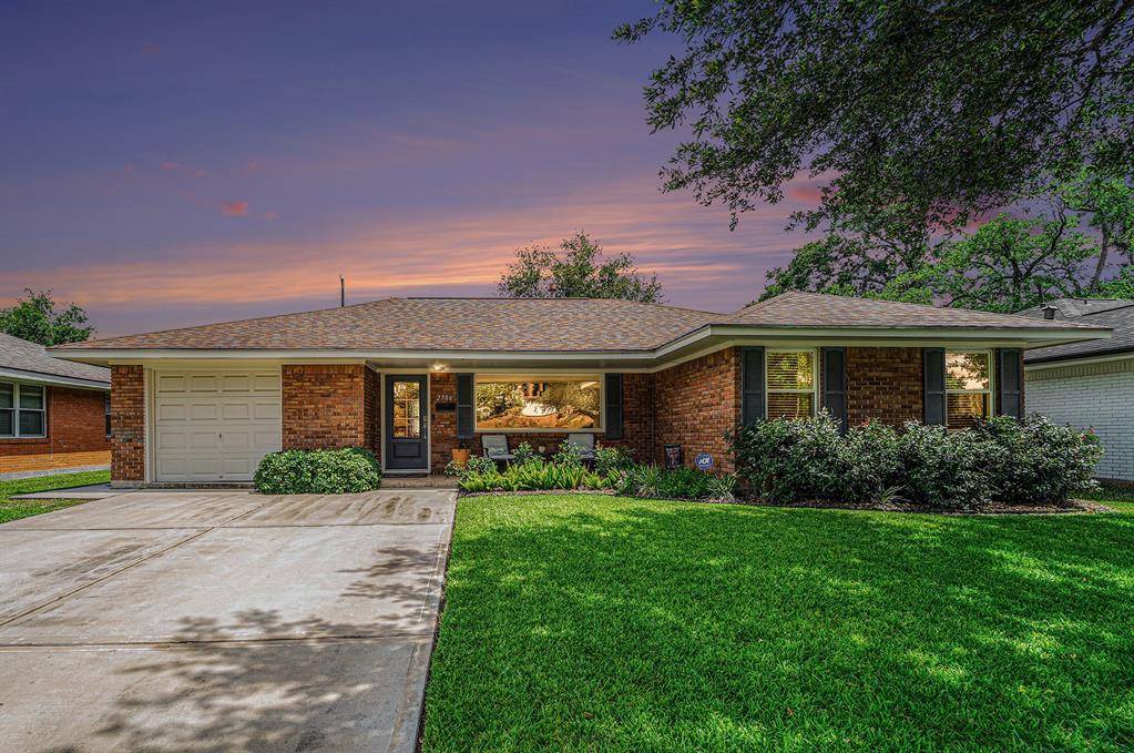 2306 Cheshire LN, Houston, TX 77018