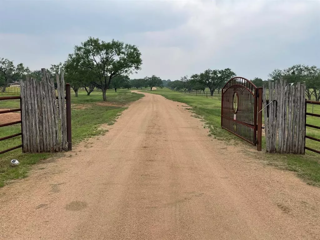 Llano, TX 78643,3023 S State Highway 16