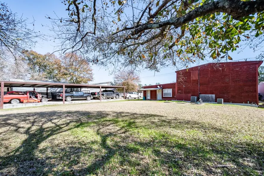 18496 US Highway 59, New Caney, TX 77357