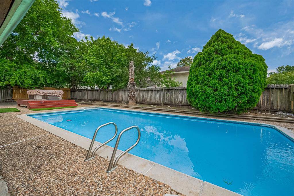 10315 Sun City CT, Houston, TX 77099