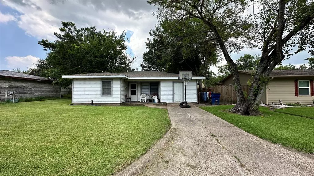 2917 Danforth DR, Texas City, TX 77590