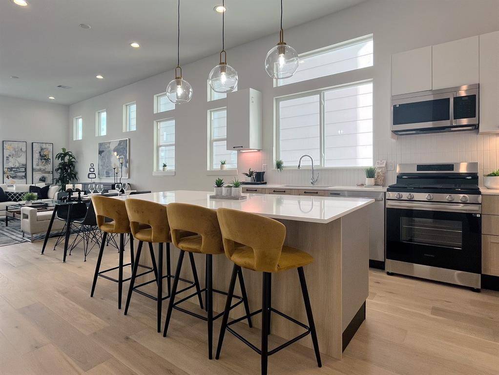 Houston, TX 77091,303E Marcella ST