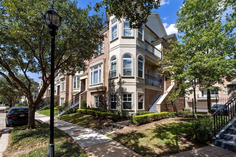 22 History ROW, The Woodlands, TX 77380