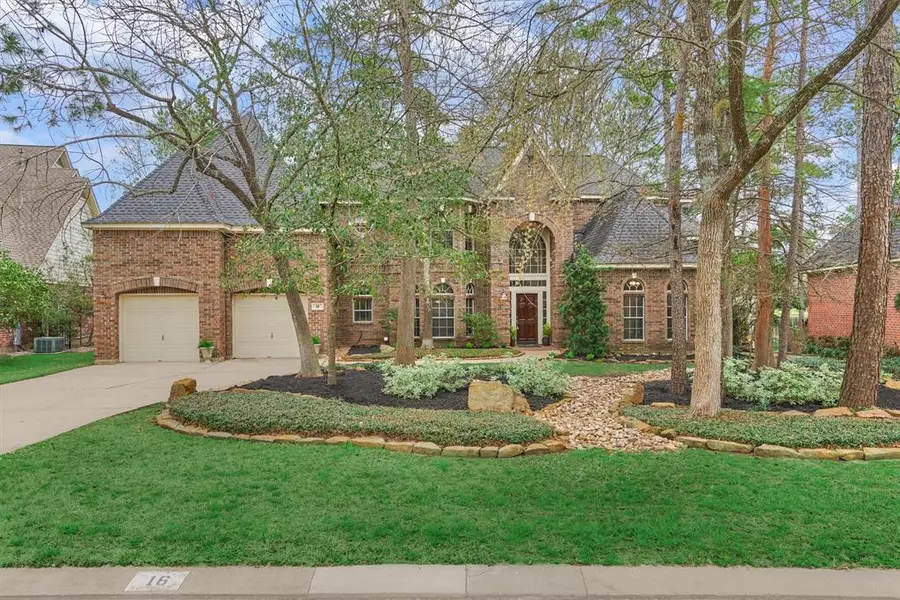 16 Thunder Hollow PL, The Woodlands, TX 77381