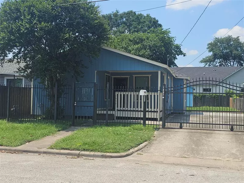 1407 Fairbanks ST, Houston, TX 77009