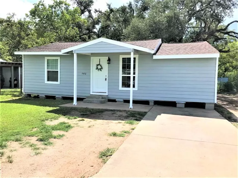 1420 Papendorf LN, West Columbia, TX 77486