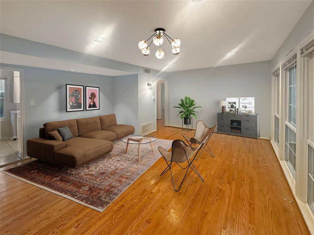 Houston, TX 77098,1702 Vassar ST