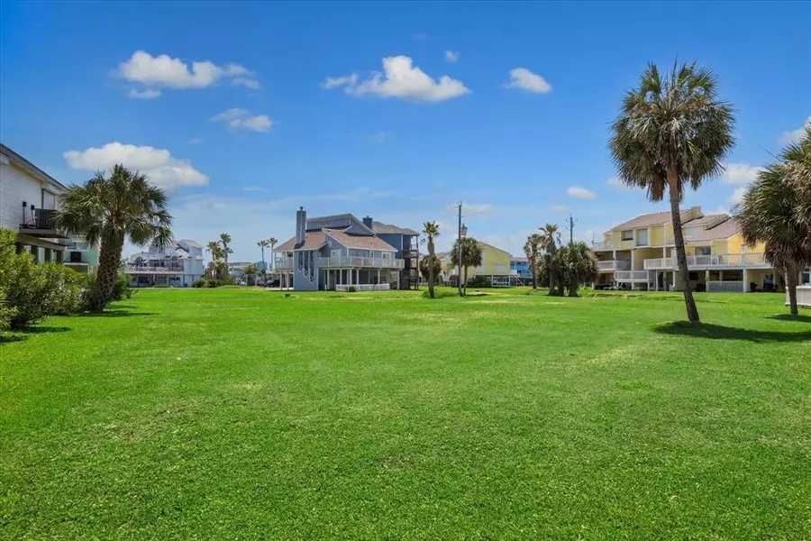 4105 Ghost Crab LN, Galveston, TX 77554