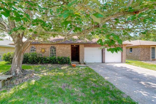 123 Wood Hollow DR, League City, TX 77573