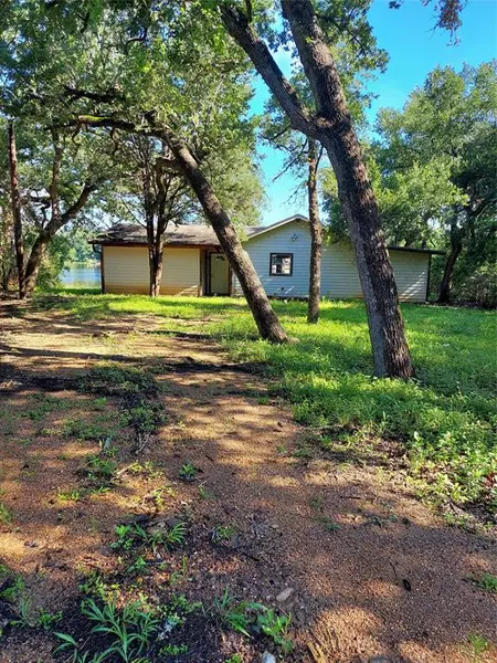 106 Caddo, Smithville, TX 78957