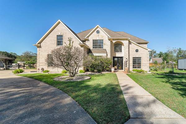 8215 Arrowhead LN, Houston, TX 77075