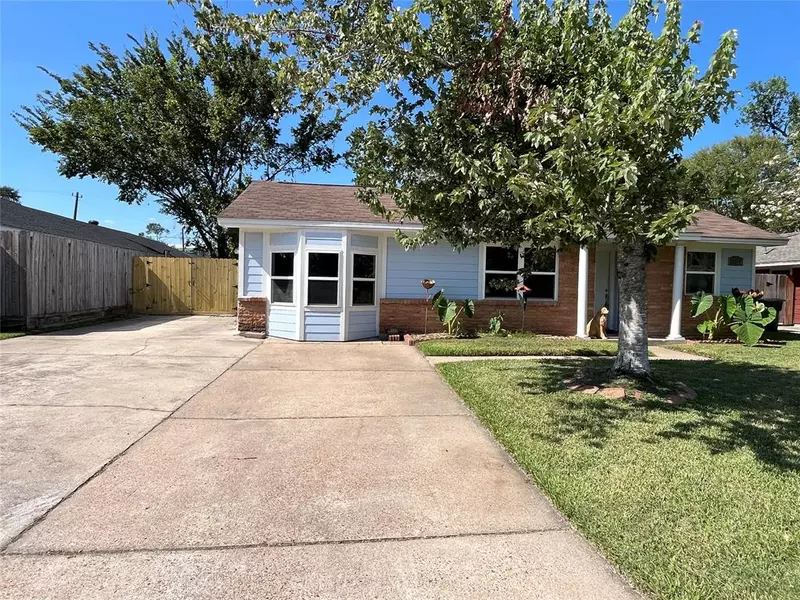 5914 Nina Lee, Houston, TX 77092