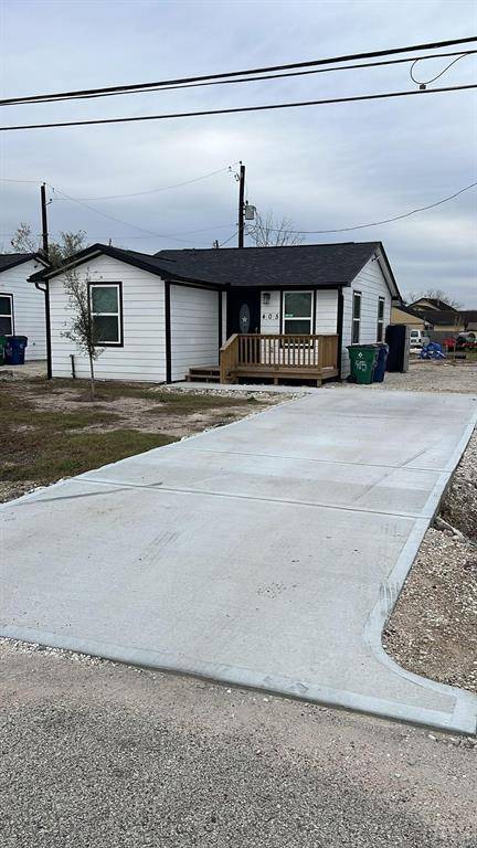 405 N Erskine st, Angleton, TX 77515