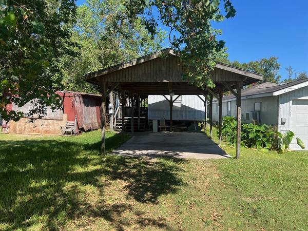 4743 2nd ST, Bacliff, TX 77518