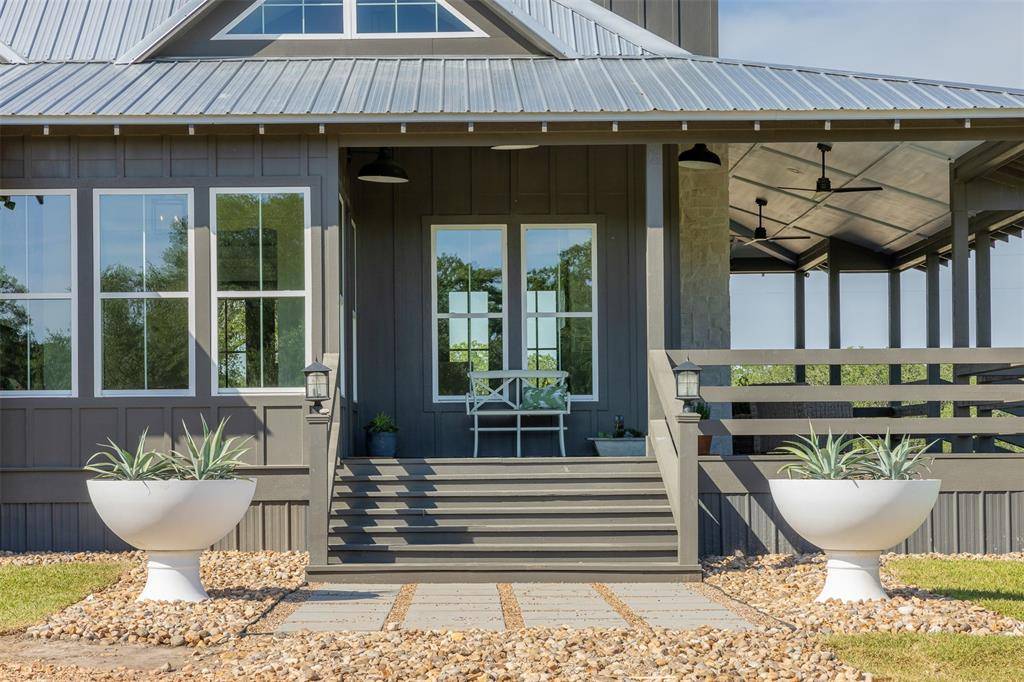 Round Top, TX 78954,377 Florida Chapel RD