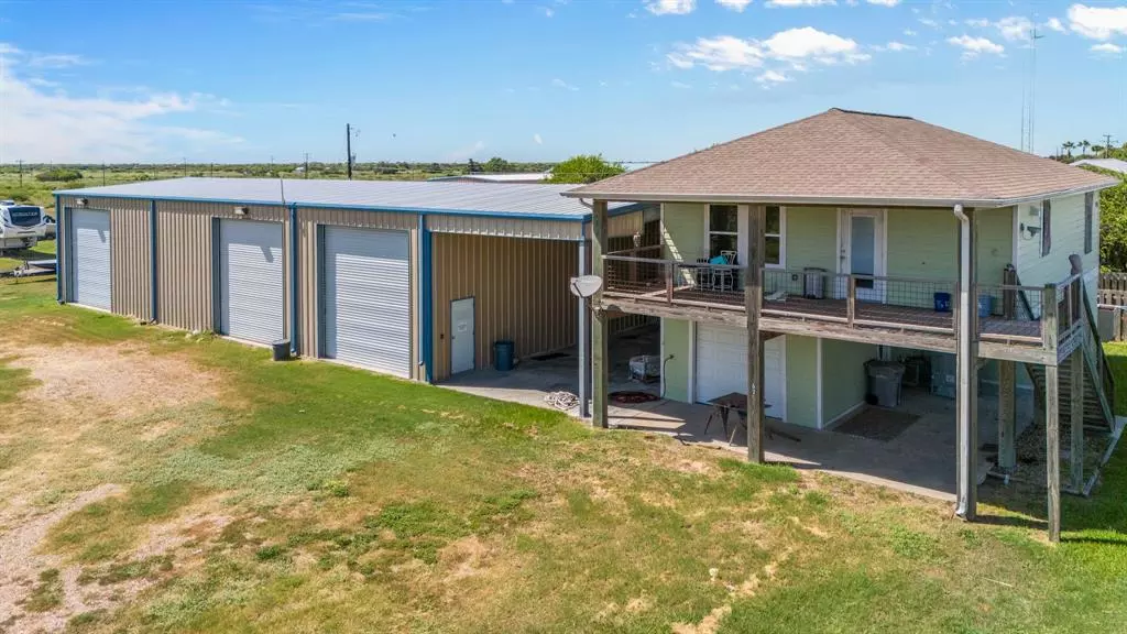 1702 W Cleveland AVE, Seadrift, TX 77983