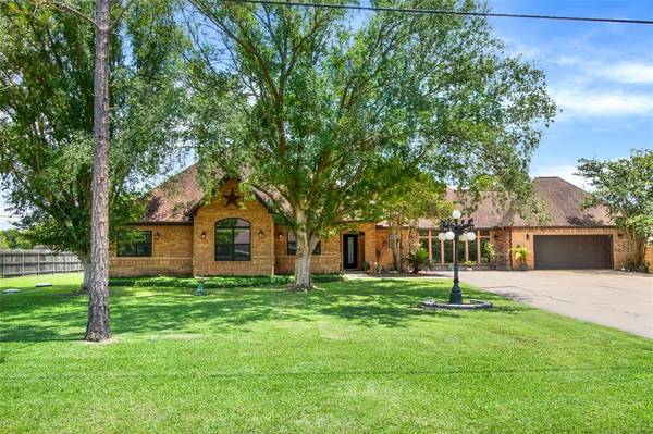 1927 Shouse Road,  Santa Fe,  TX 77510