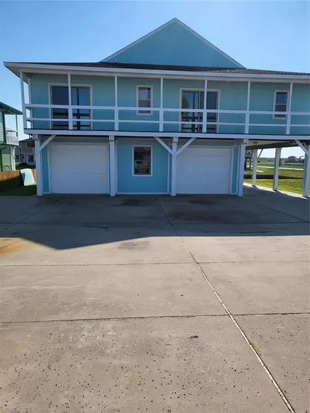 106 Driftwood RD, Freeport, TX 77541