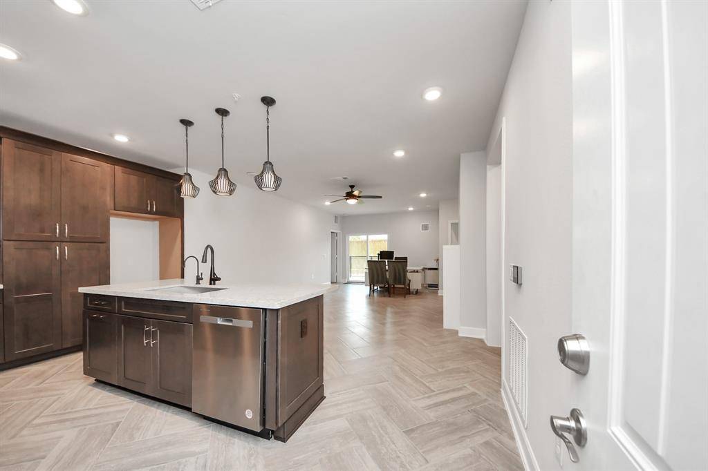 6804 Westview DR #3104, Houston, TX 77055