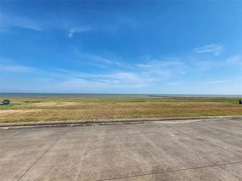 3365 Bay Point DR, Palacios, TX 77465